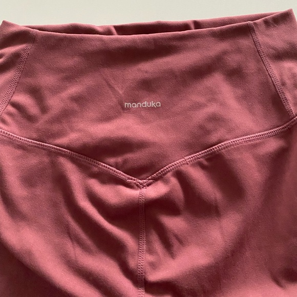 Manduka Essence Leggings in Clay XS - Picture 8 of 8